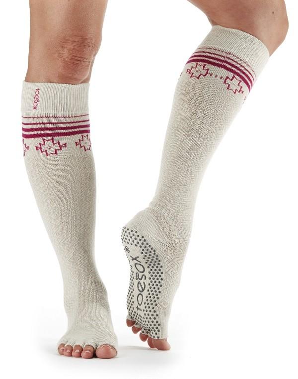 Носки для йоги ToeSox Grip Half Toe Scrunch Knee High (Ritual)