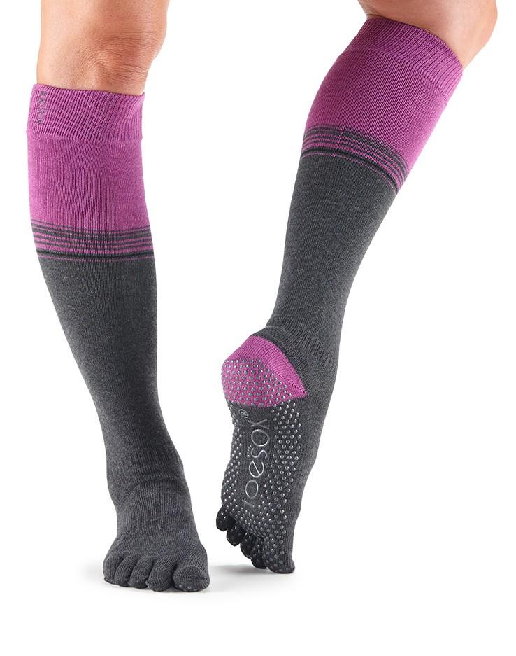 Носки для йоги ToeSox Grip Full Toe Scrunch Knee High (Mulberry Stripe)