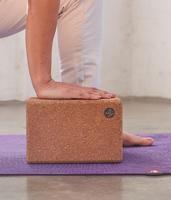Пробковый блок для йоги Manduka Cork Yoga Block