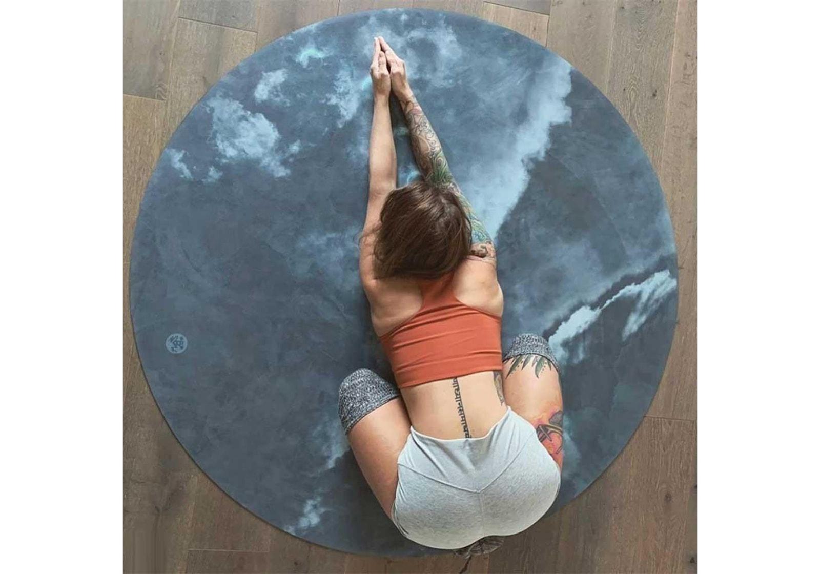 https://yoga-ua.com/system/0030/2991/Manduka_eKO-Round-Yoga-Mat-1-min.jpg